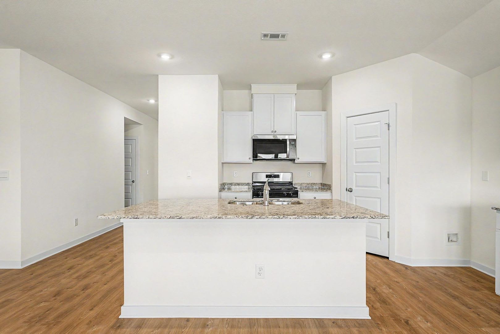 Brand New Home!! – photo 5