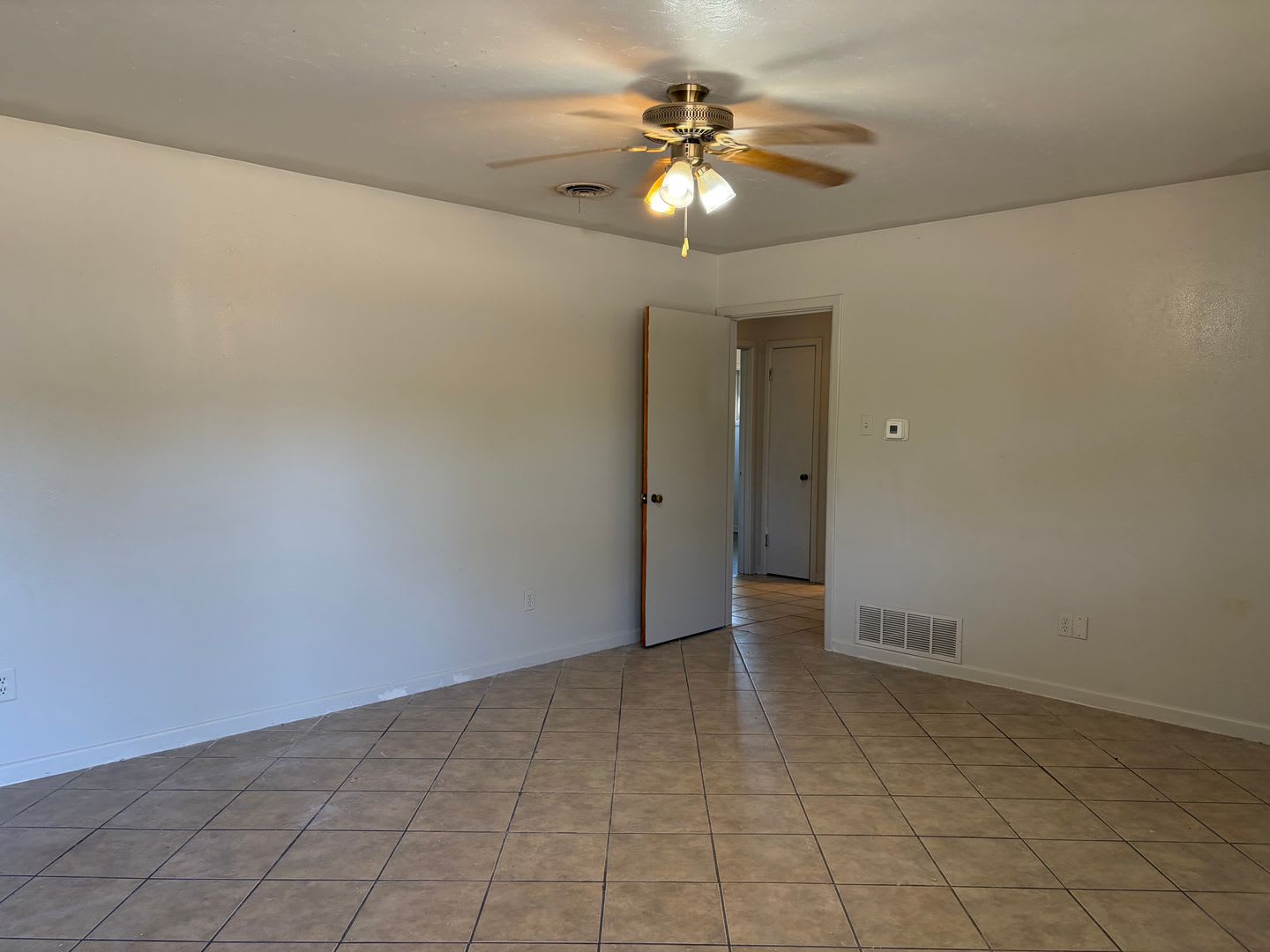 Spacious 3-Bedroom Home in a Convenient Lubbock Location – photo 3