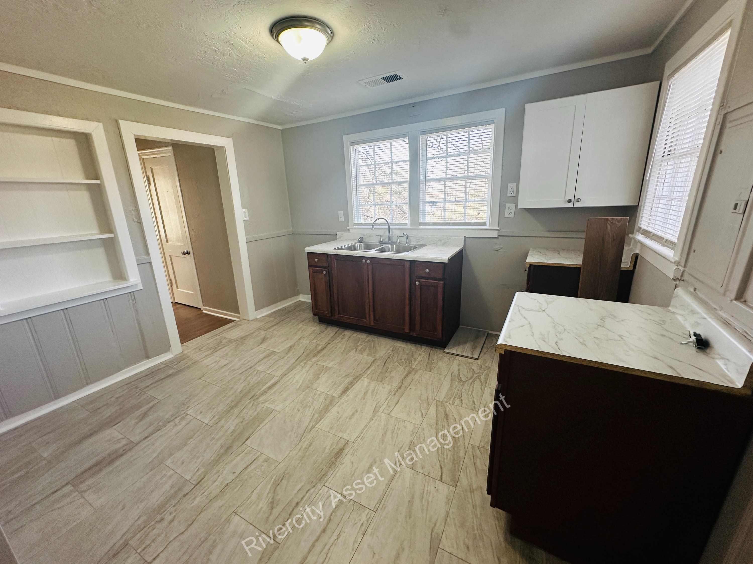 1911 The Oaks Avenue – photo 3