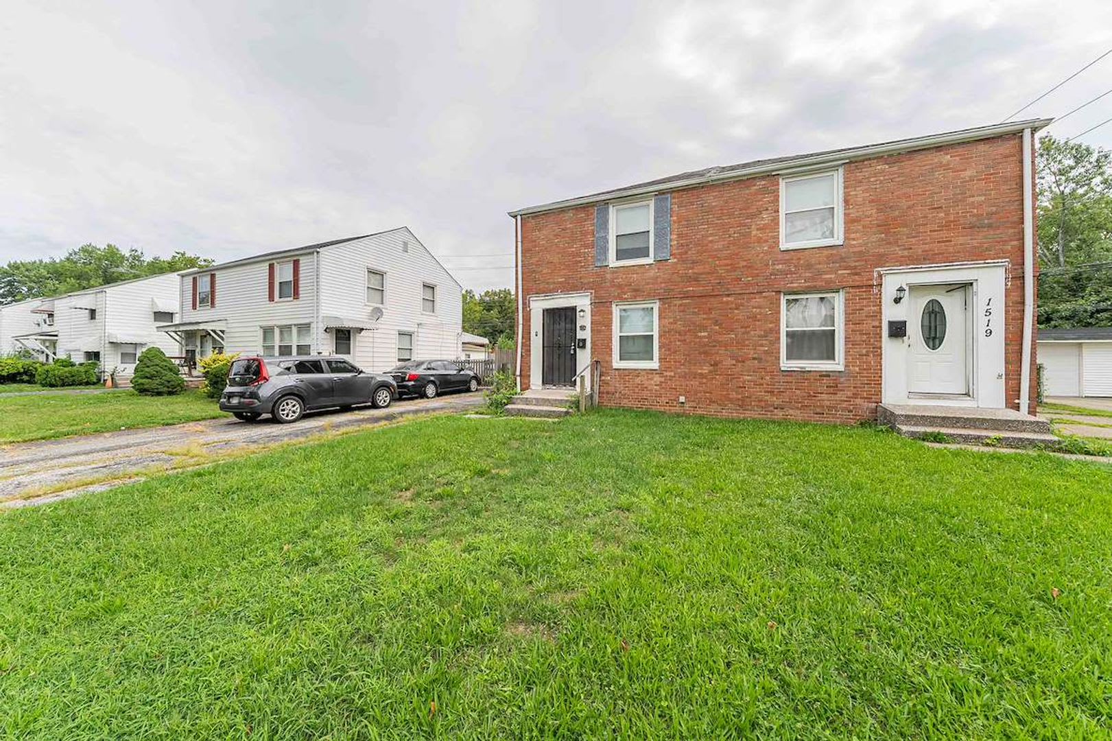 Beautifully Renovated Home in a Prime Location – photo 2