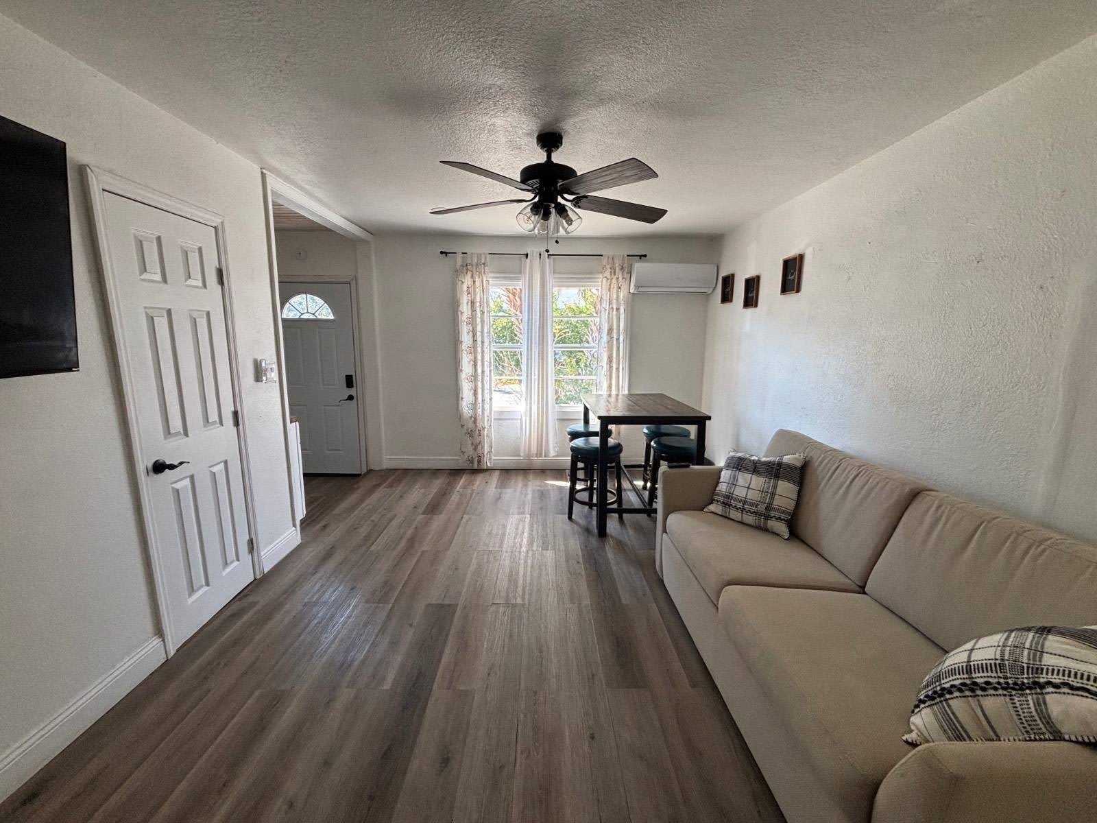 1885 Springtime Ave – photo 4