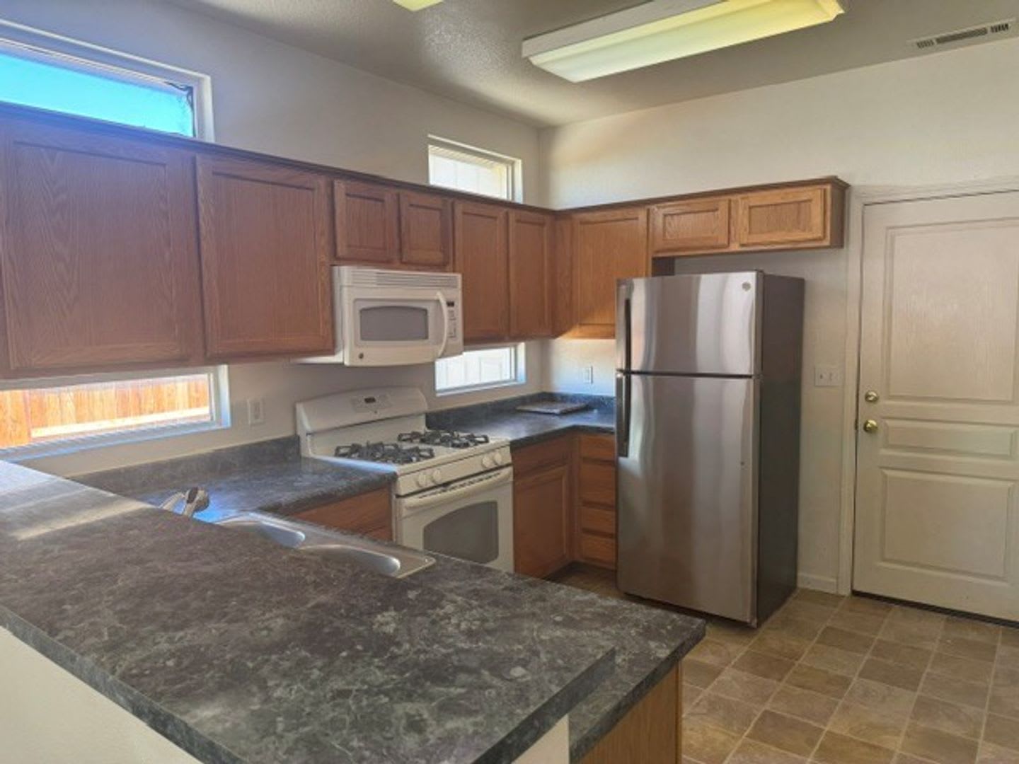 <b>3 Bedroom 2 Bath Now Available<br><br> – photo 4