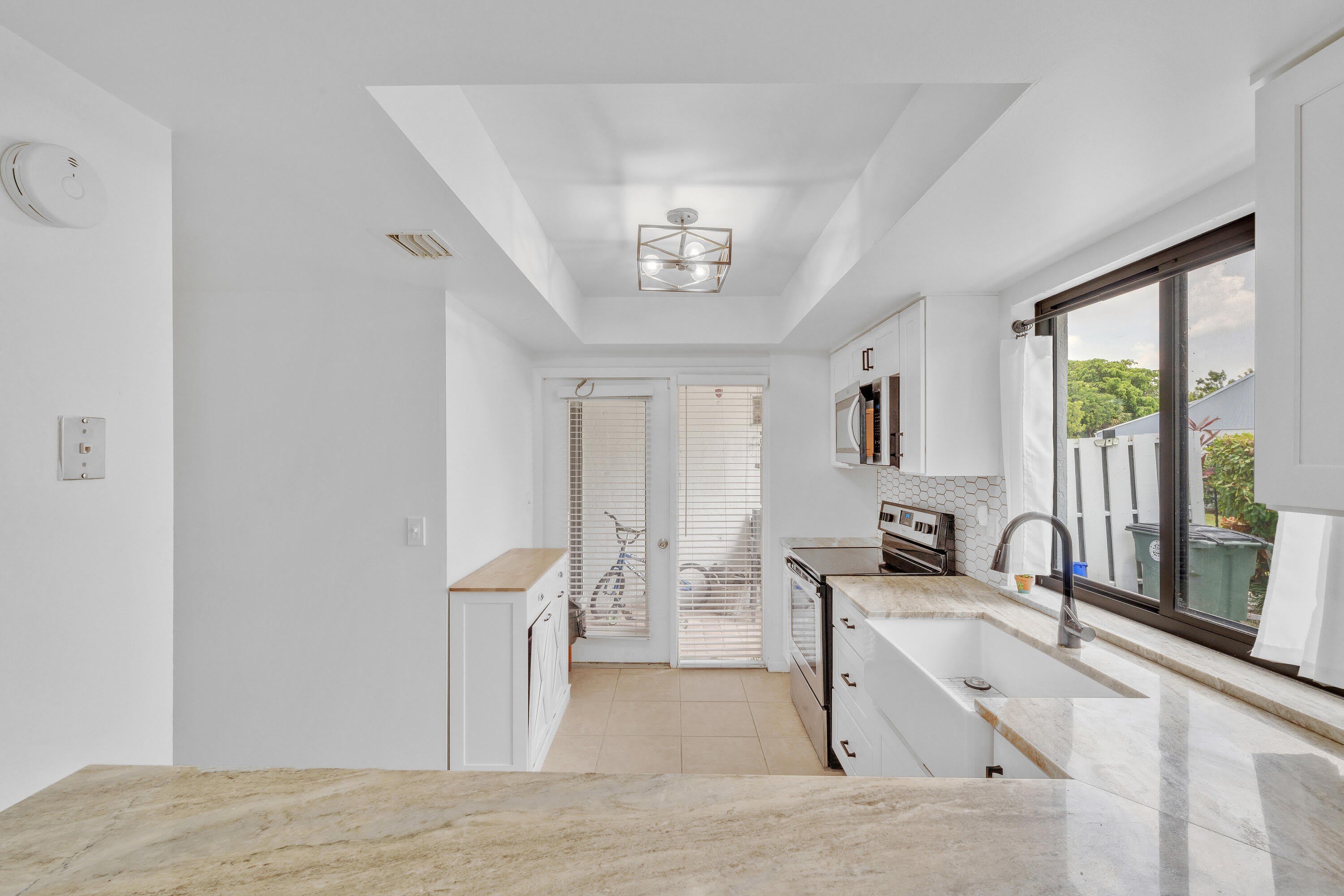 235 Nw 15Th Street – photo 3