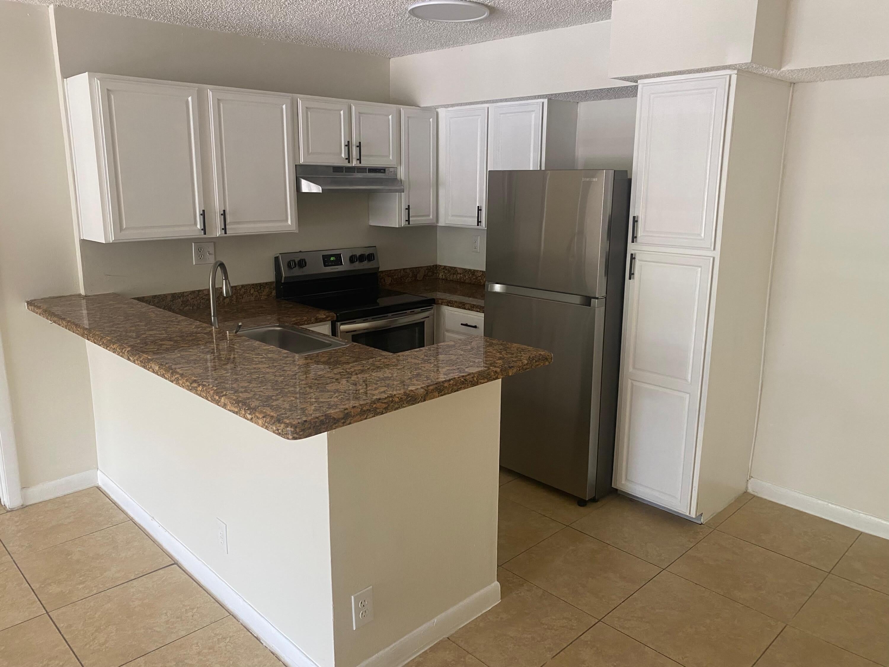 601 Lyons Road – photo 1