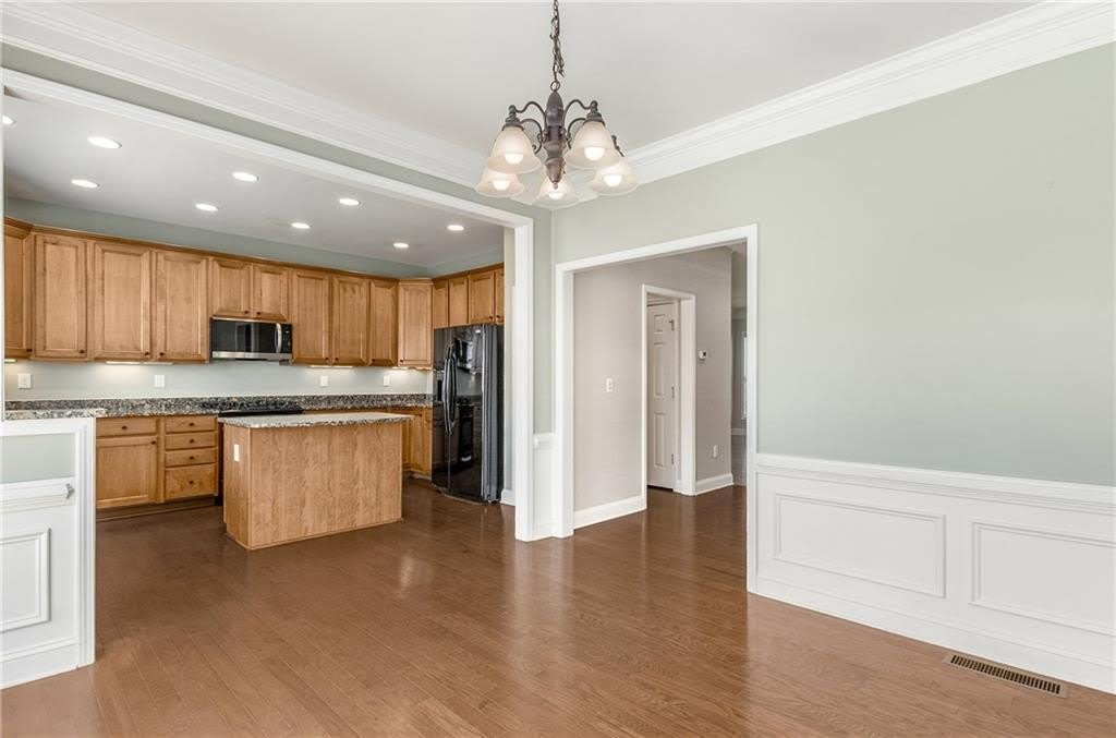 1035 E Paces Lane NE – photo 5