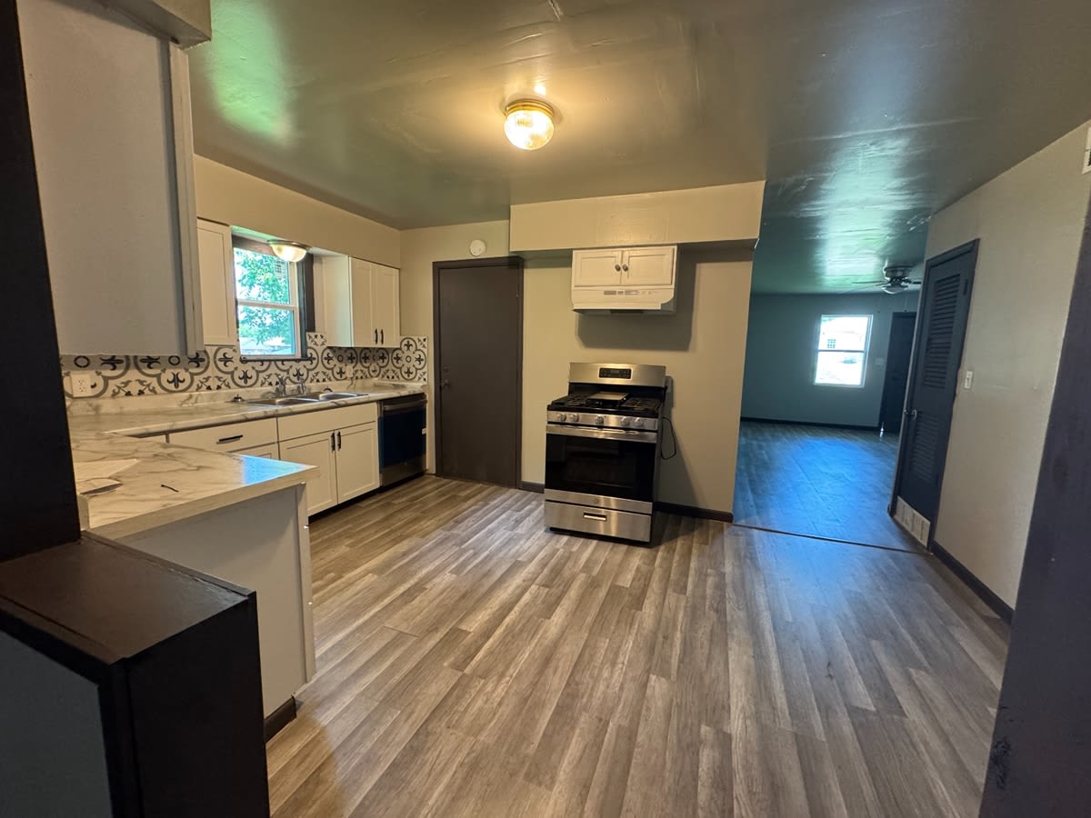 908 Northeast 31st Street – photo 5