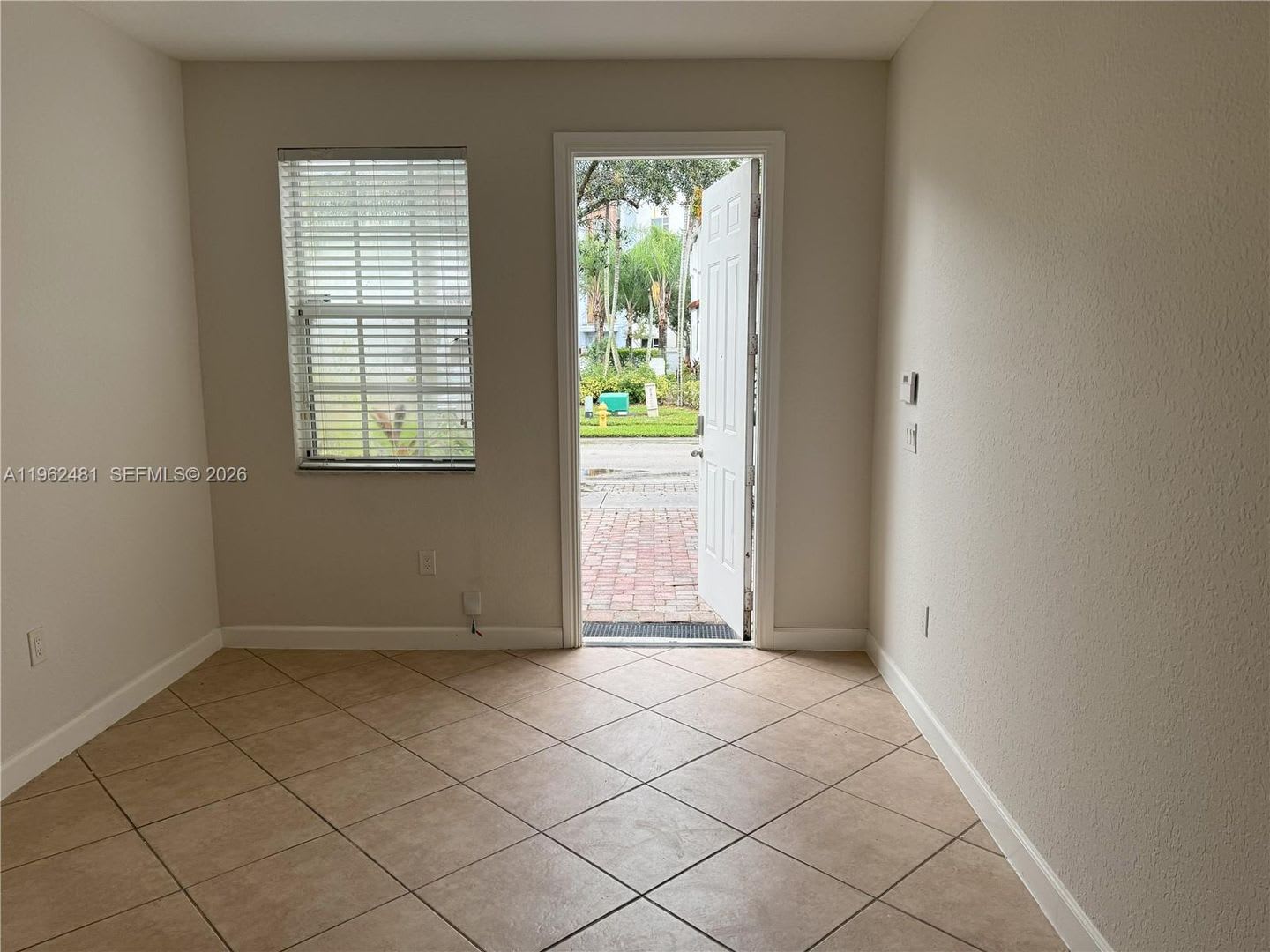 1048 Ne 30Th Avenue 1048 Homestead Fl 33033 – photo 5