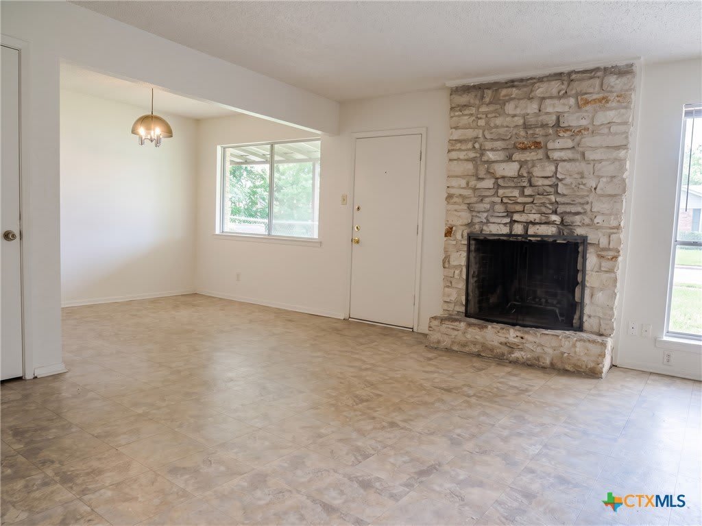 2210 Cascade Drive – photo 3