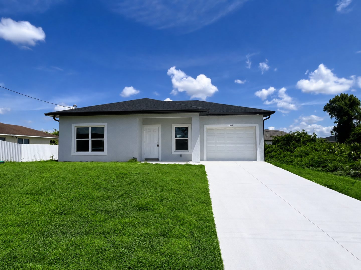 Location Location Location Newer 2 Bedroom 2 Bathroom Move In Ready – photo 1