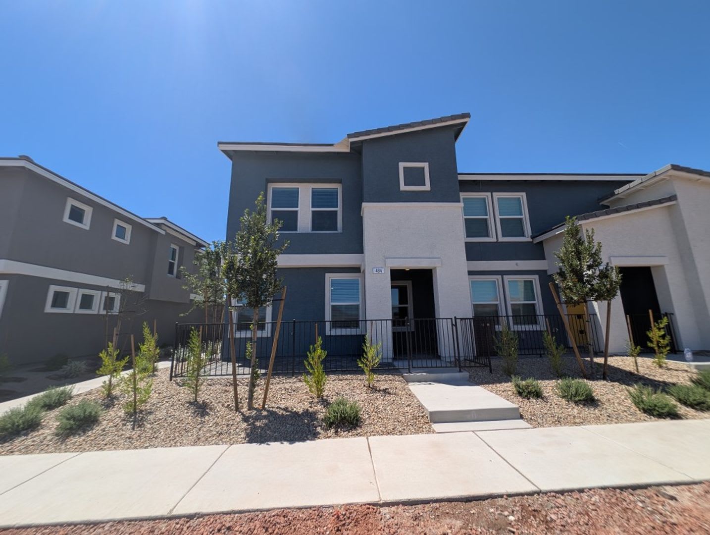 484 GOLDEN MYNA AVE – photo 2