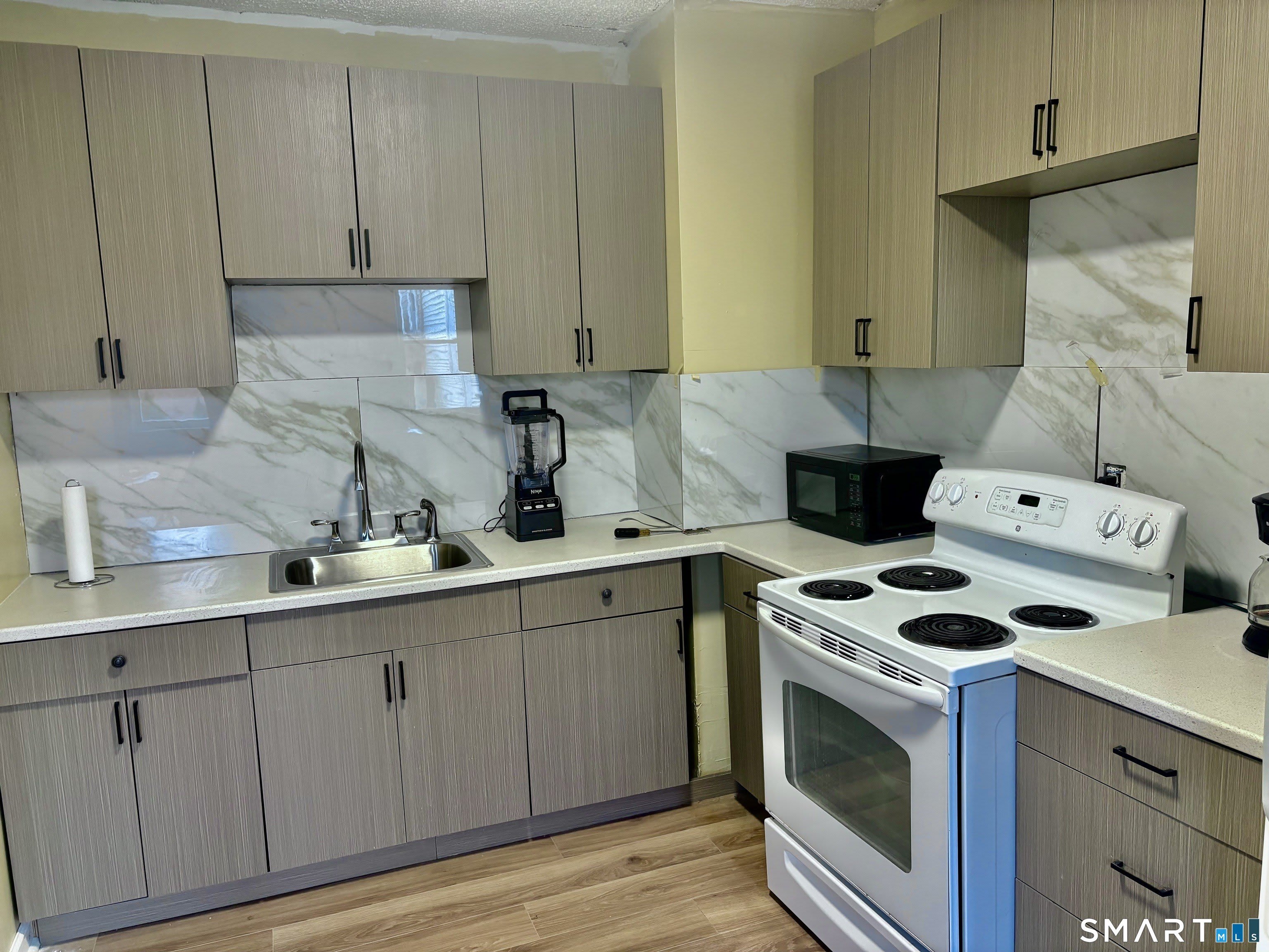 202 Bellevue Street – photo 1