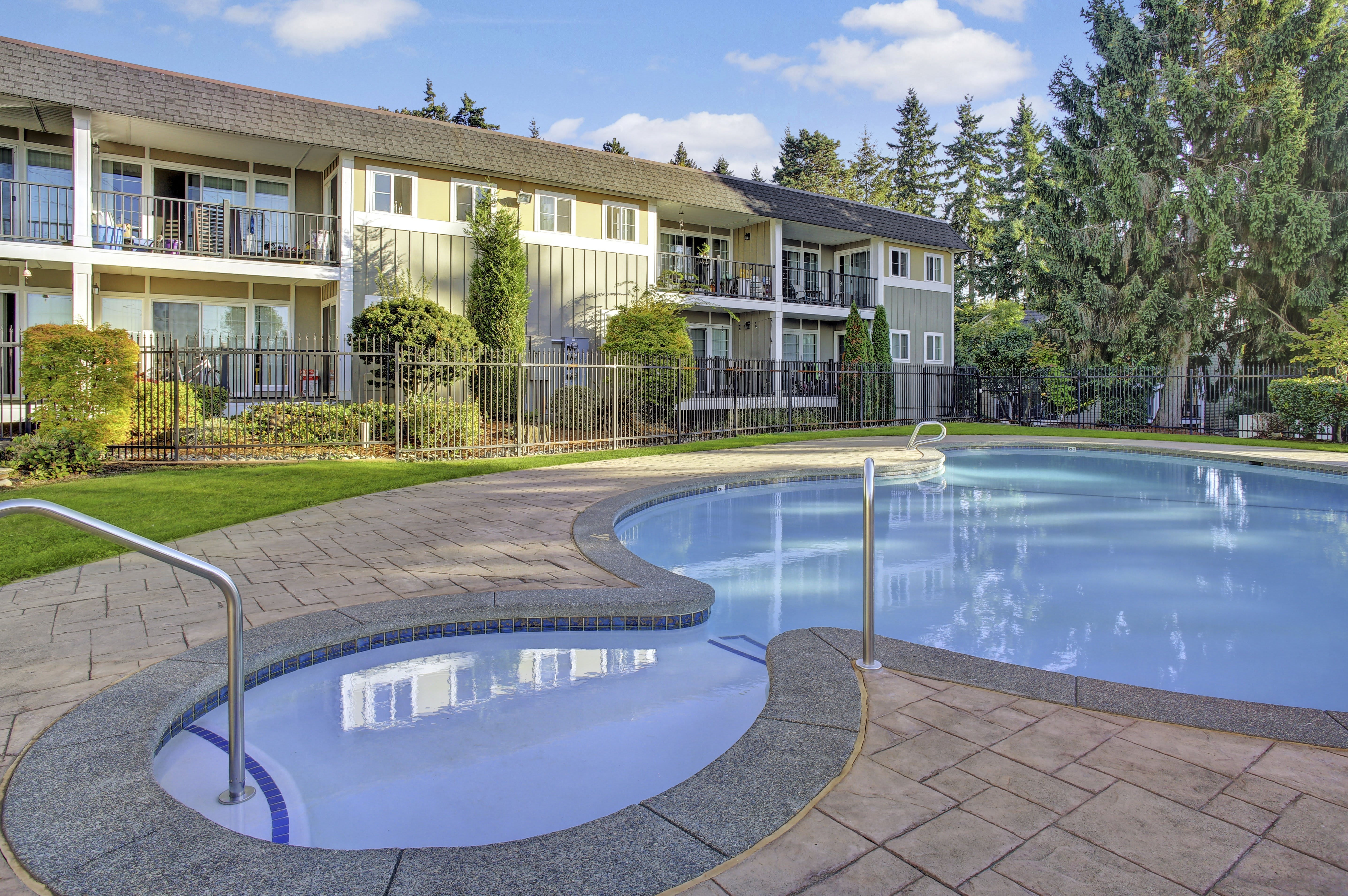 Regency Woods Apartment Homes – photo 3