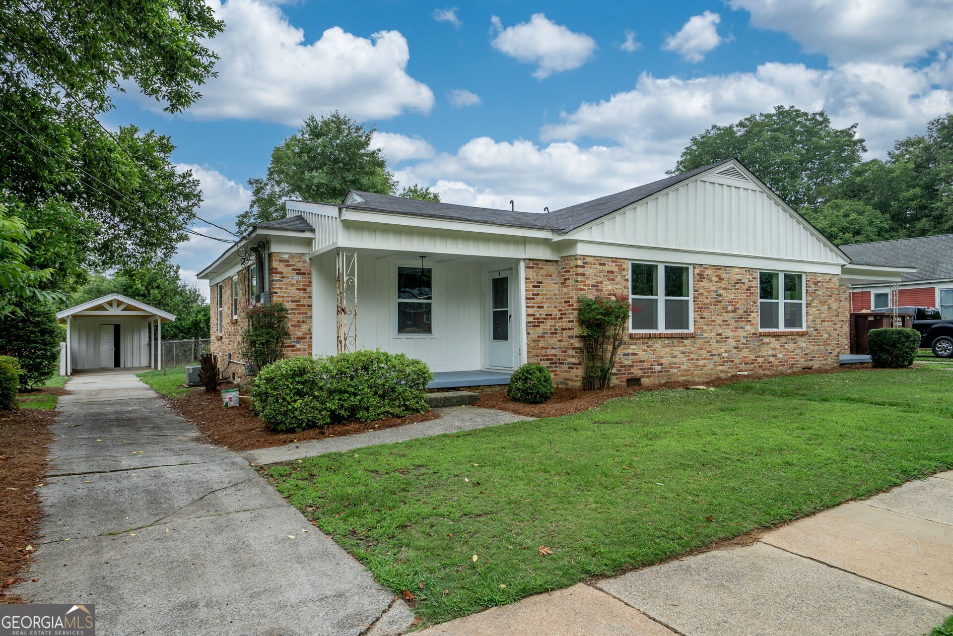175 E Main Street – photo 1