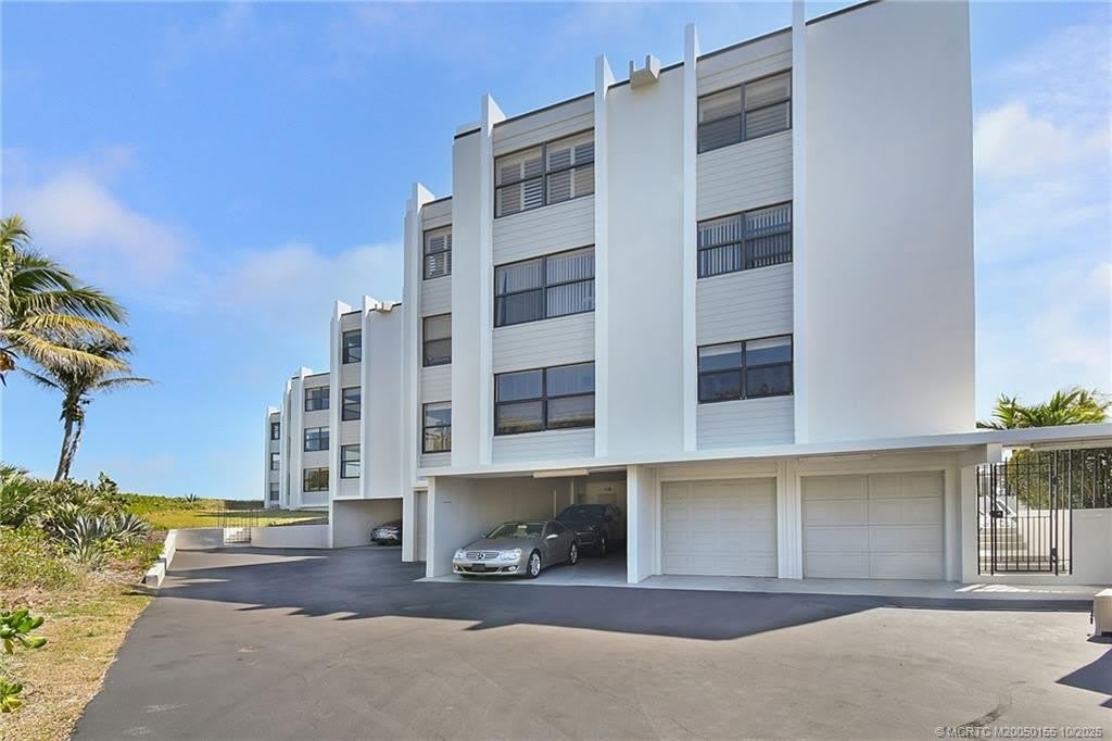 1289 NE Ocean Boulevard – photo 4