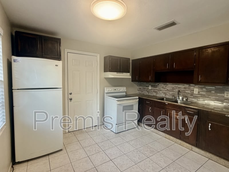 1356 Boylan Avenue A – photo 5
