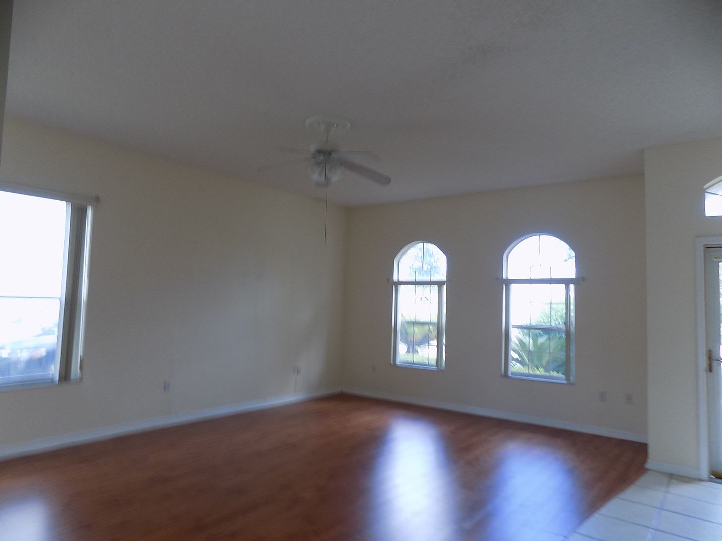 CHARMING 3BR/2BA/OFFICE/2GARAGE – photo 3