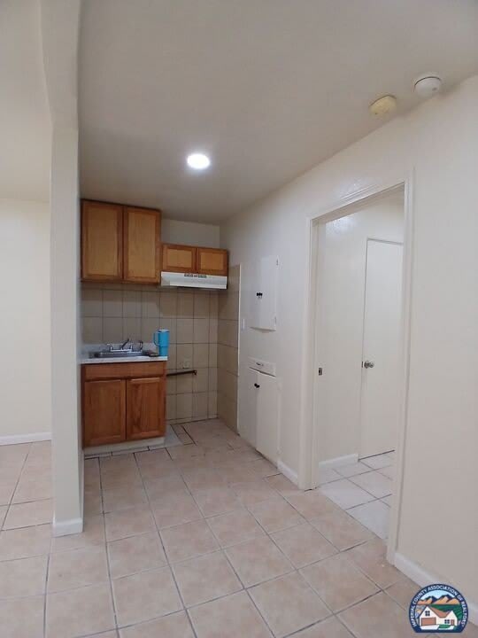 210 B St – photo 3