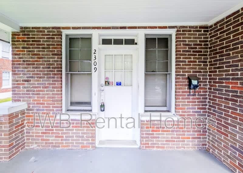 2309 College St – photo 2