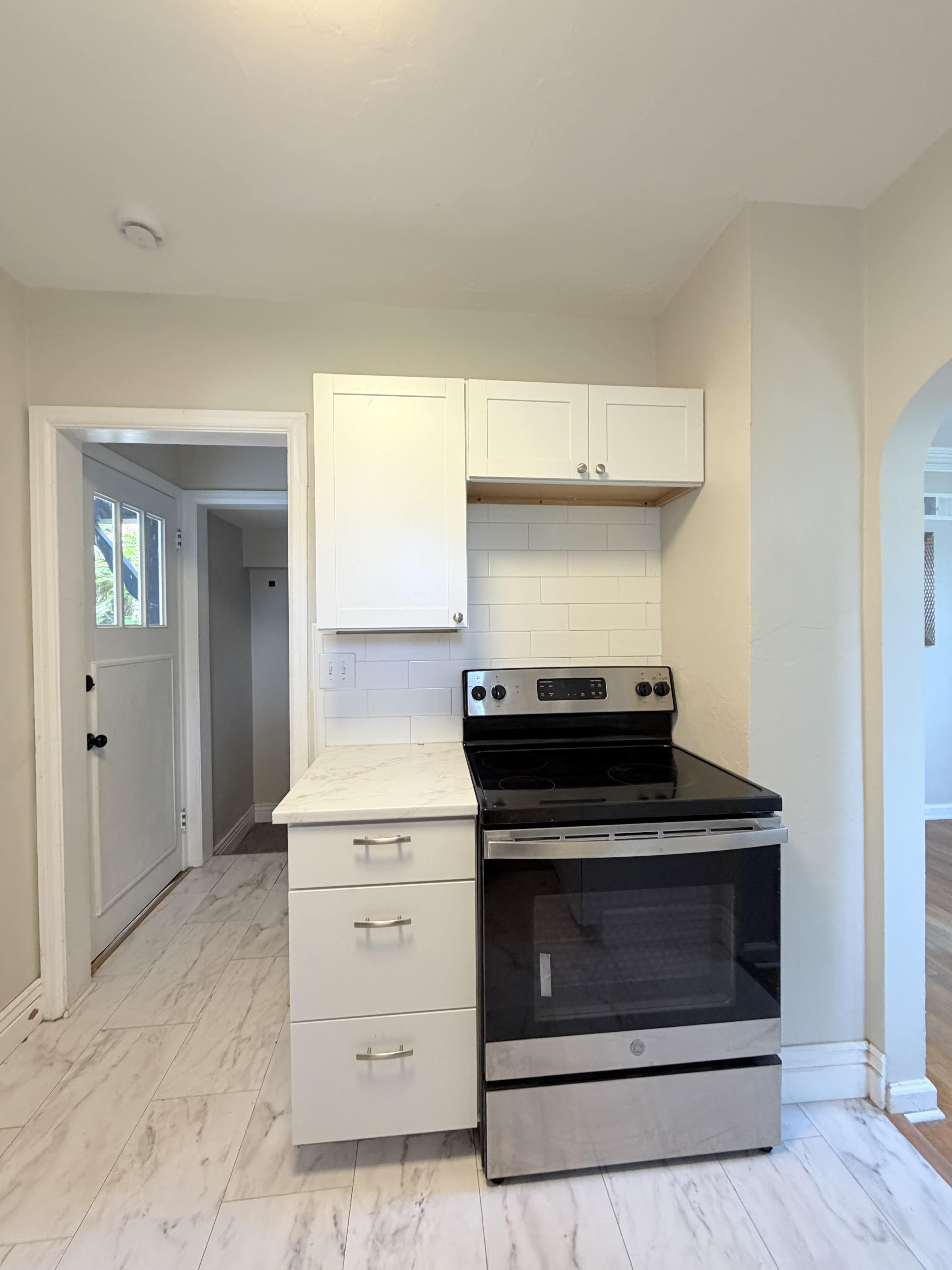484 G St – photo 5