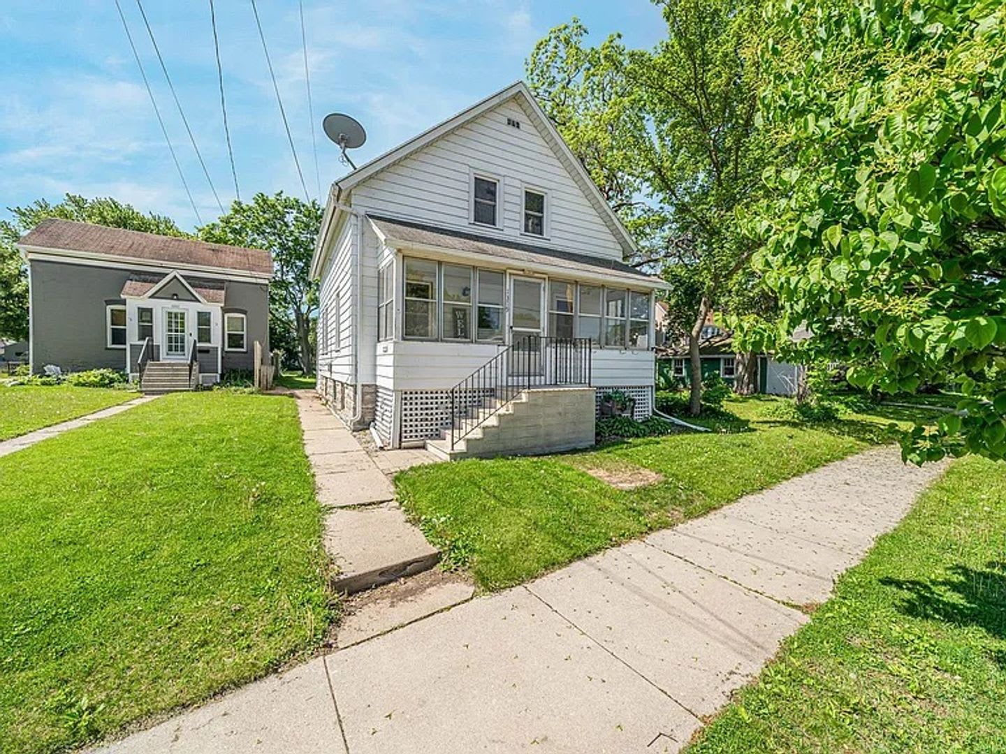 3 Bed, 1 Bath Single Family Home – photo 1