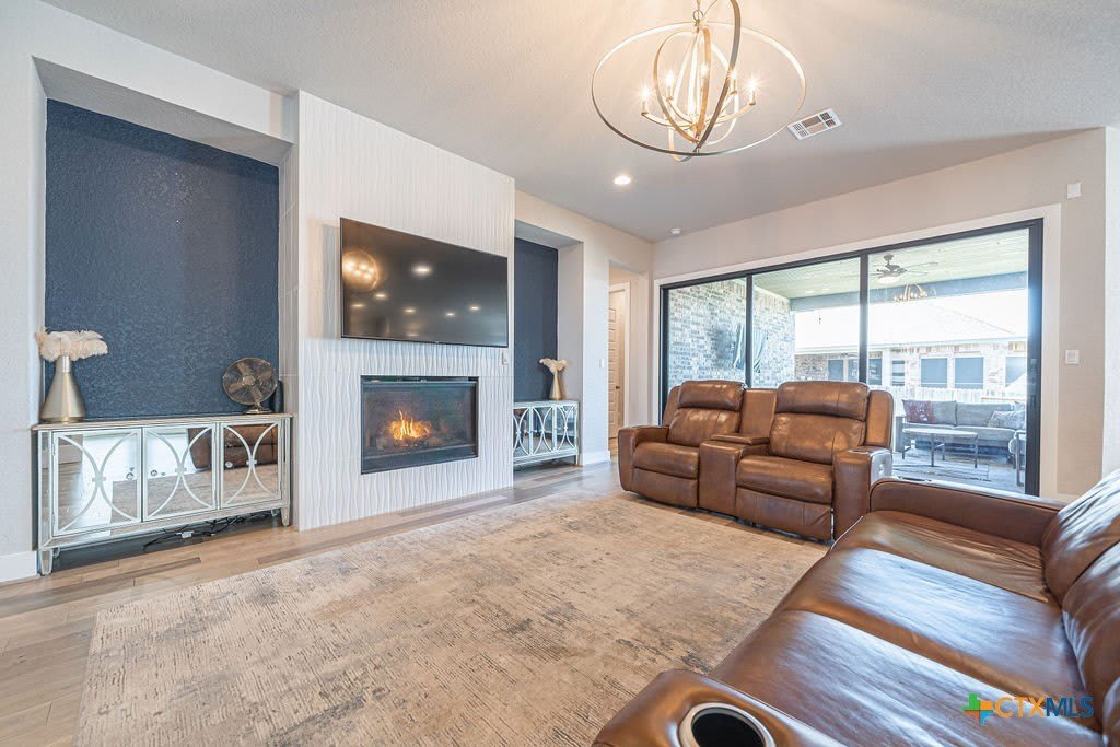 350 Nightshade Street – photo 5