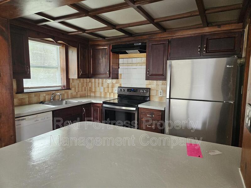 2530 Kennesaw St – photo 4