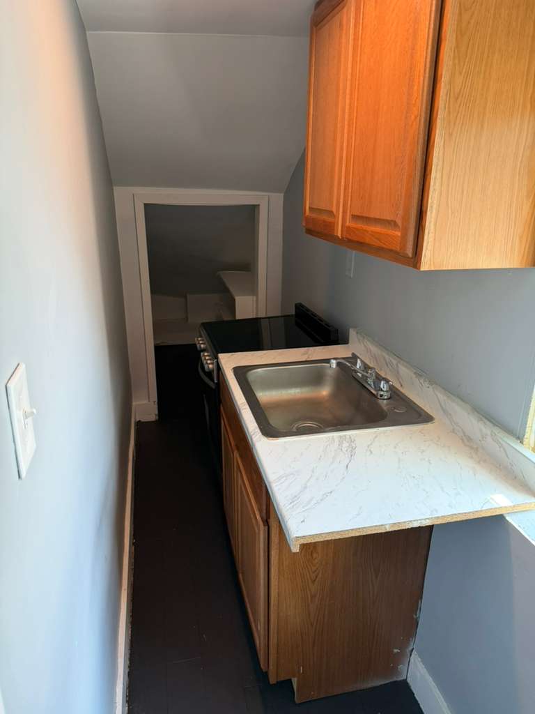 179 Isabella Ave – photo 5