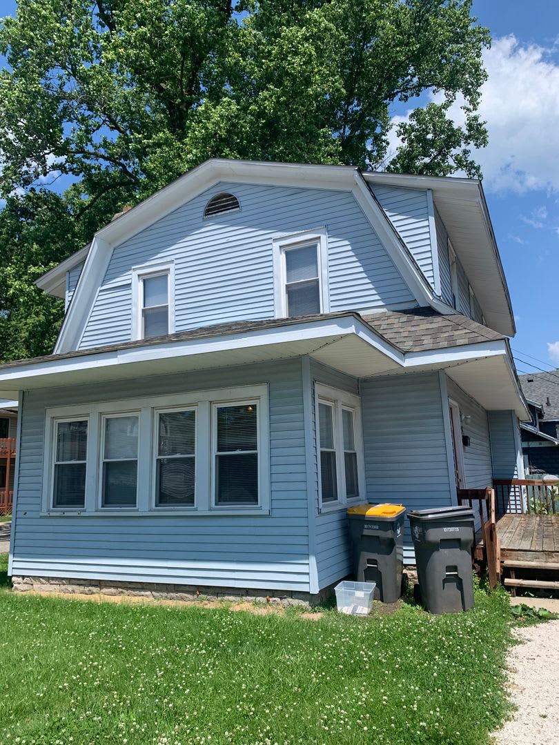 Available August 2027 5 Bedroom 3 Bathrooms House Downtown – photo 1