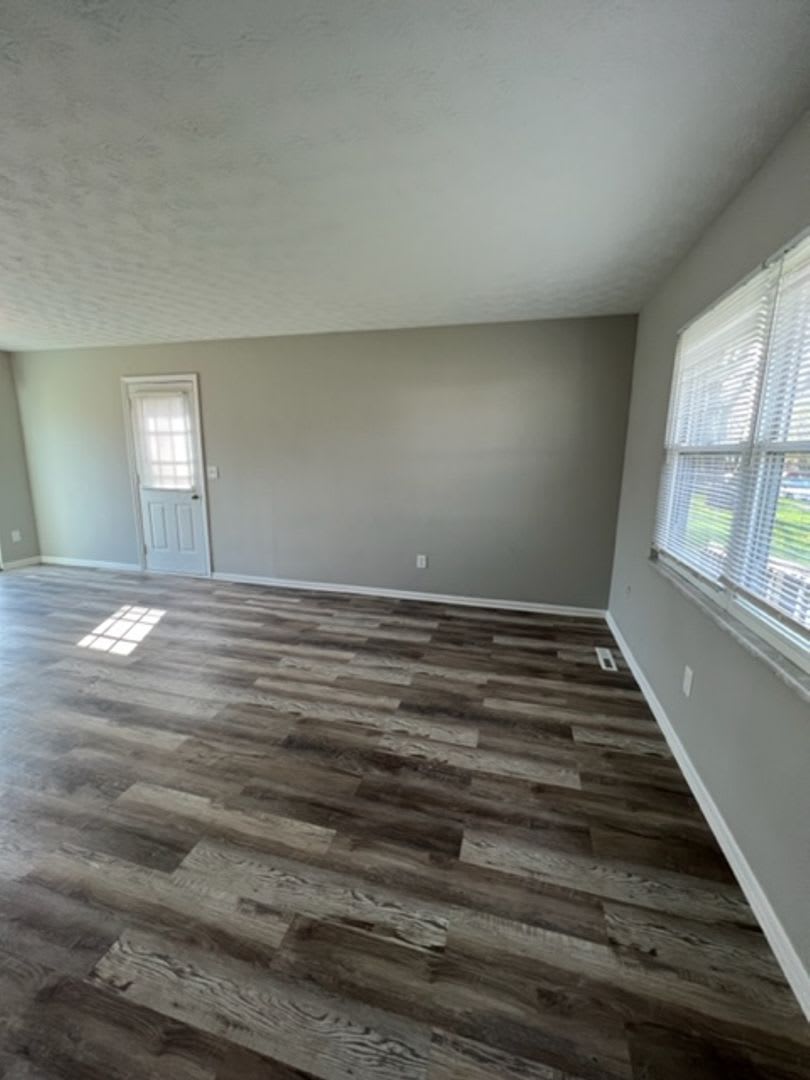 Updated 3 Bedroom 1 Bathroom Home with Garage – photo 5