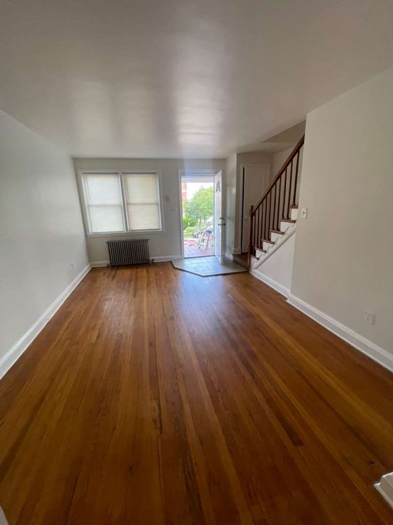 Recently Renovated Three Bed One And A Half Bath Ready For A New Tenant! – photo 3