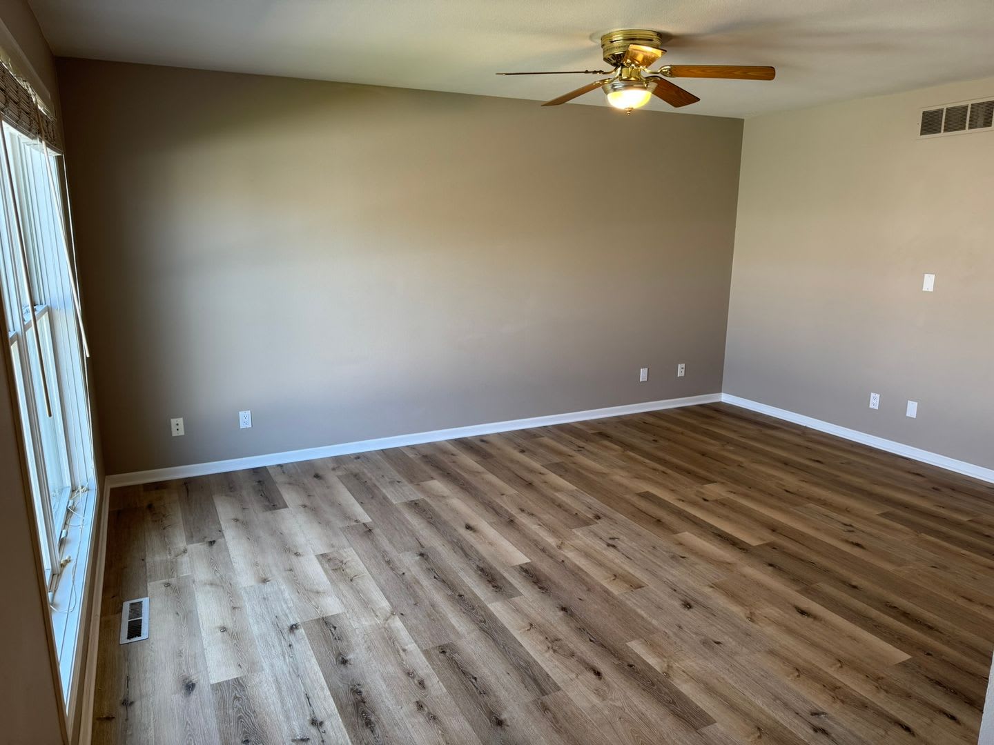 MOVE-IN SPECIAL! $500 OFF FIRST MONTH'S RENT! Large Townhome in North Ames – photo 3
