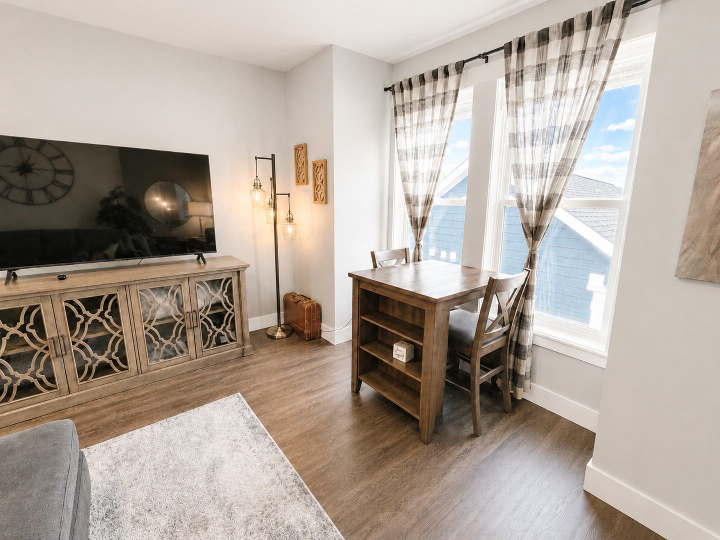 FURNISHED ONE BED IN ANNAFELD – photo 3