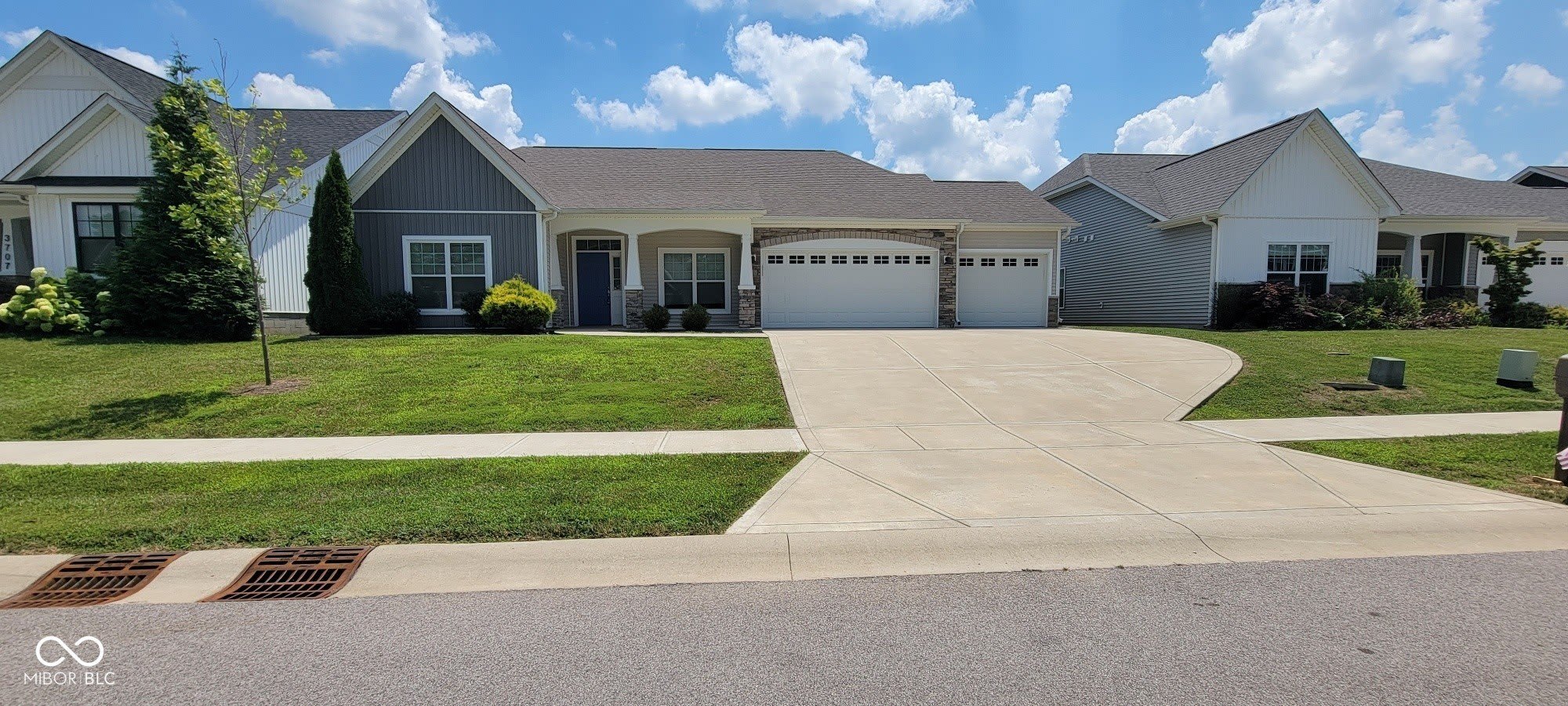 3715 W Denise Drive – photo 1