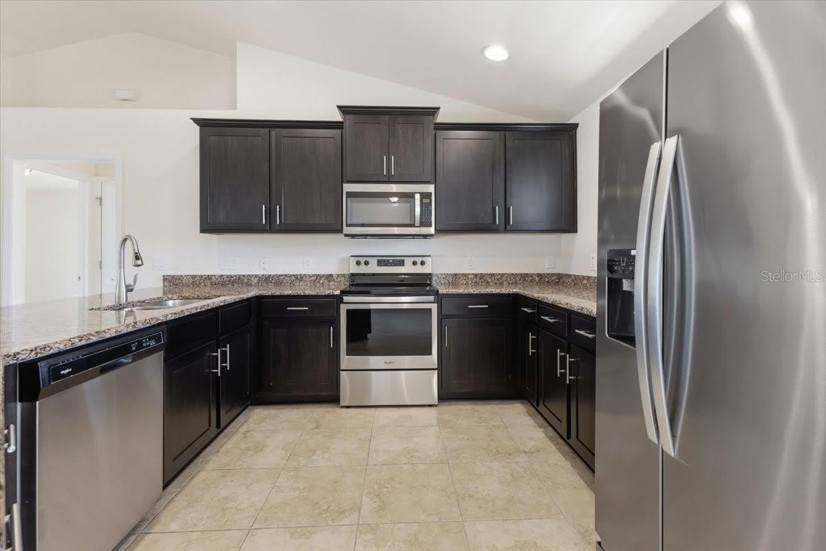 191 W PINE VALLEY Lane – photo 3