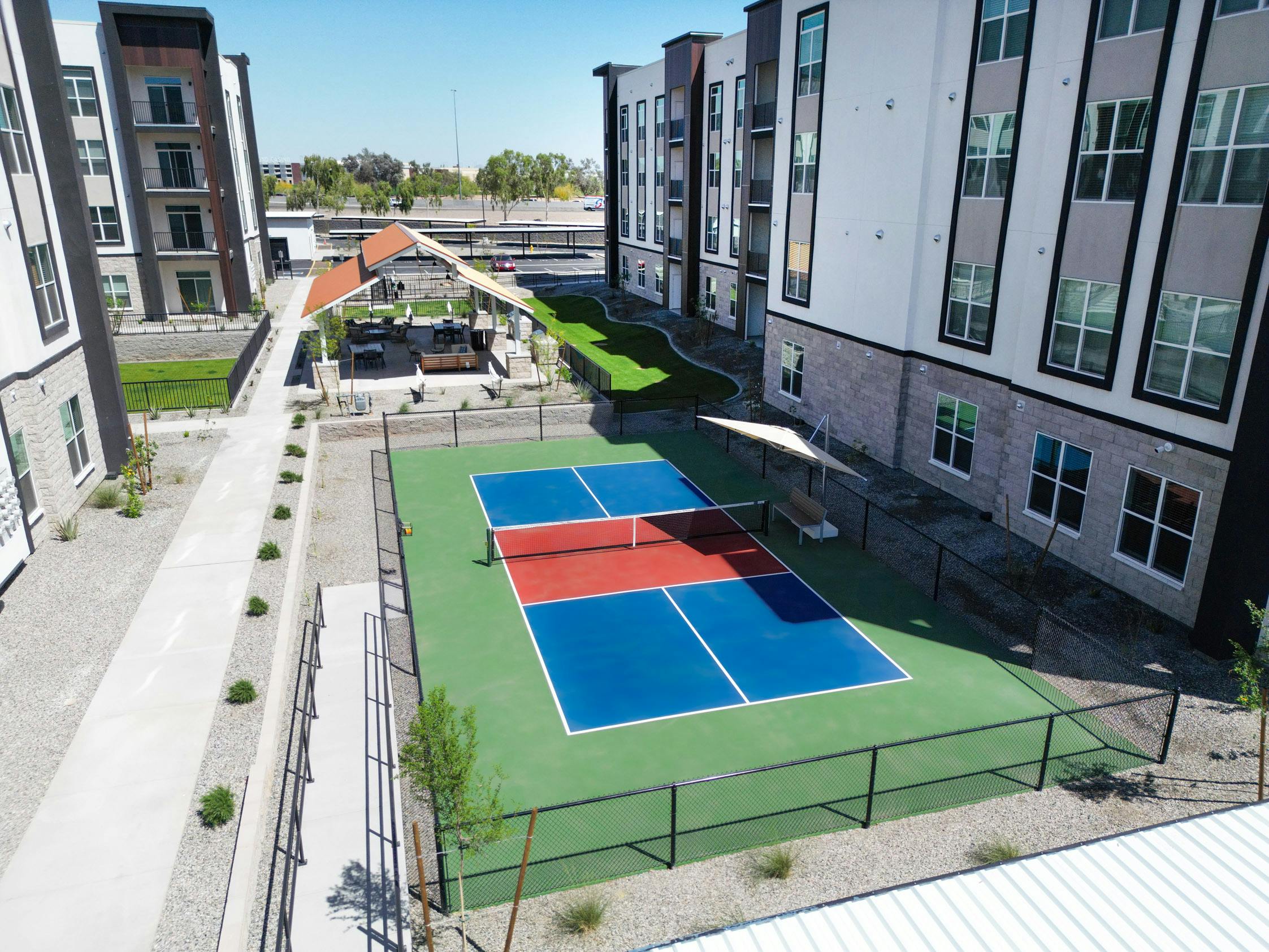 Somerset Upscale Apartments – photo 2