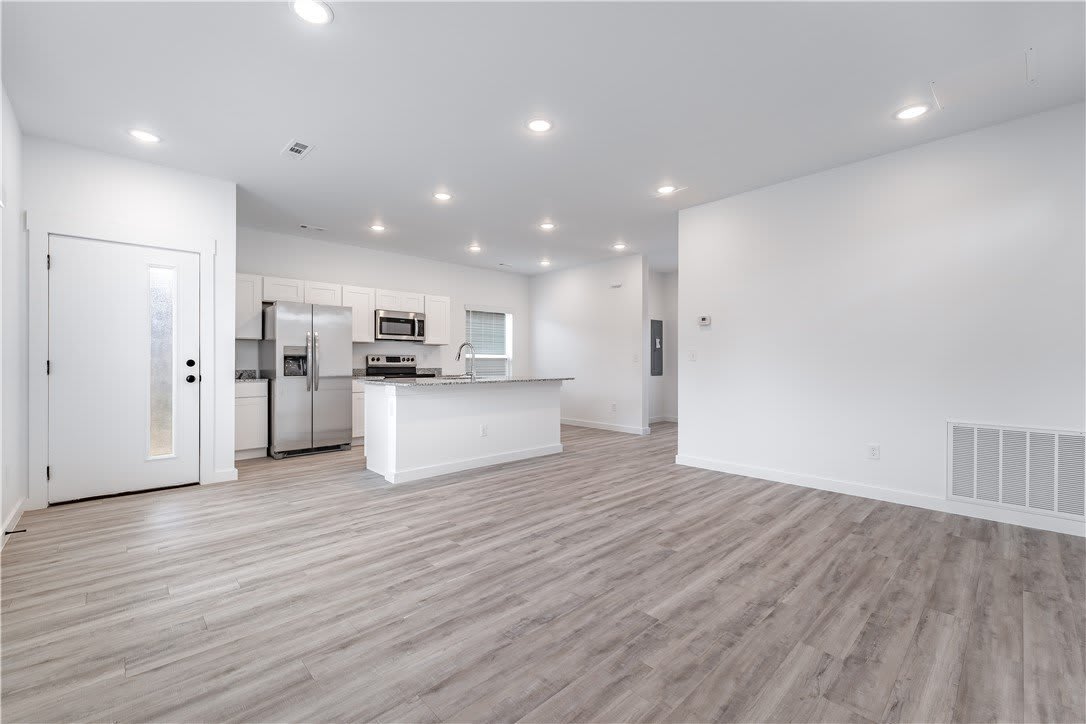 840 Boardwalk Avenue – photo 2