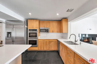 5890 Fairhaven Avenue – photo 4