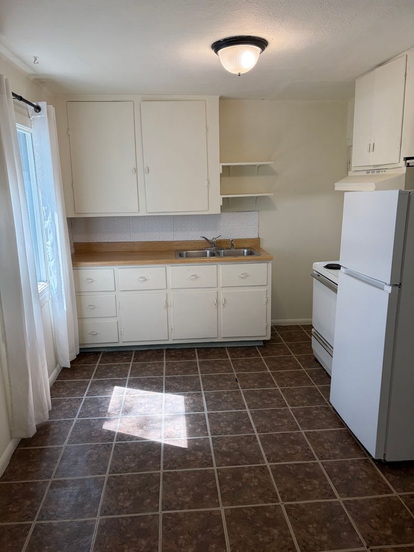 2 bedroom 1 bath house! – photo 1