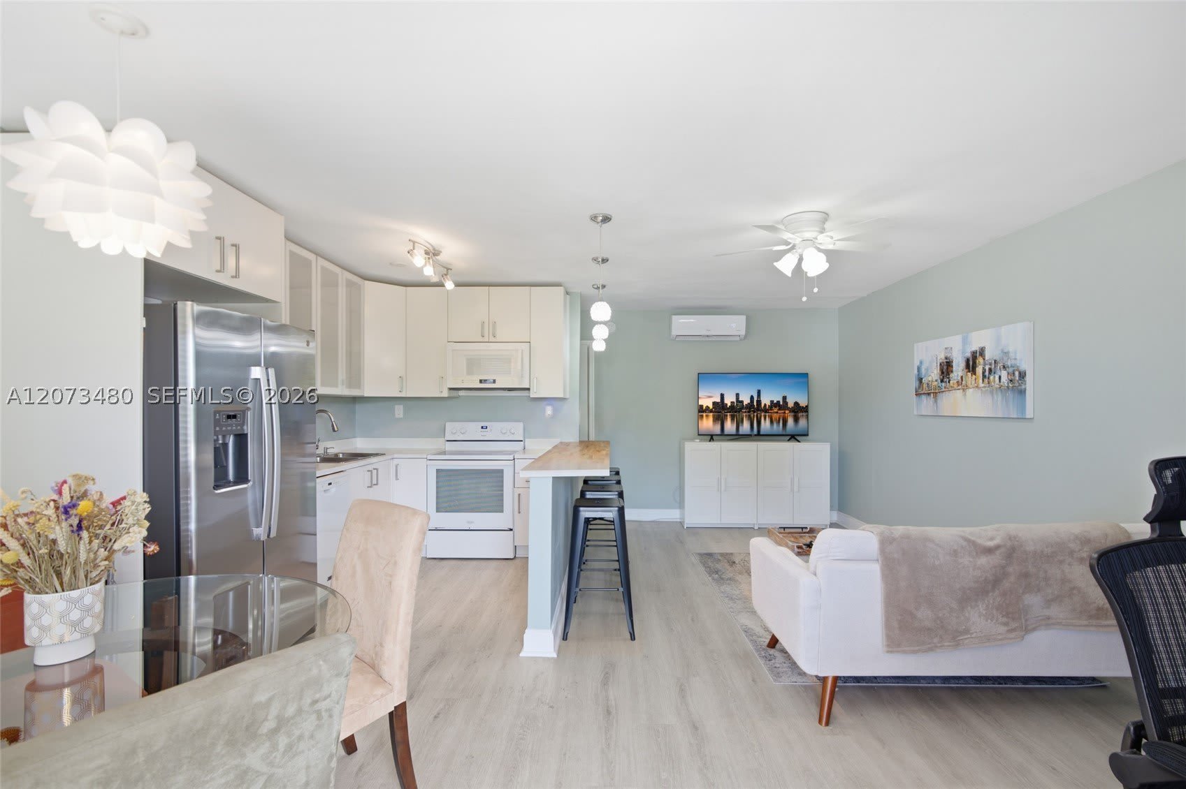 2716 Ne 30Th Pl – photo 1
