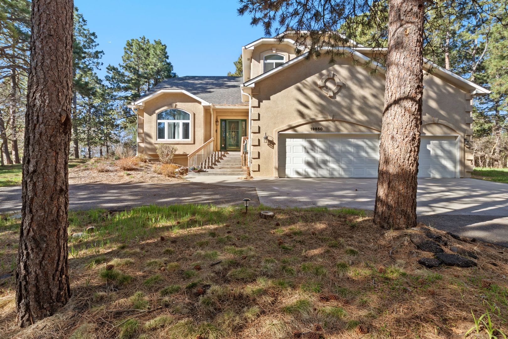 Warm & Spacious Woodmoor Home in a Fantastic Location! – photo 1
