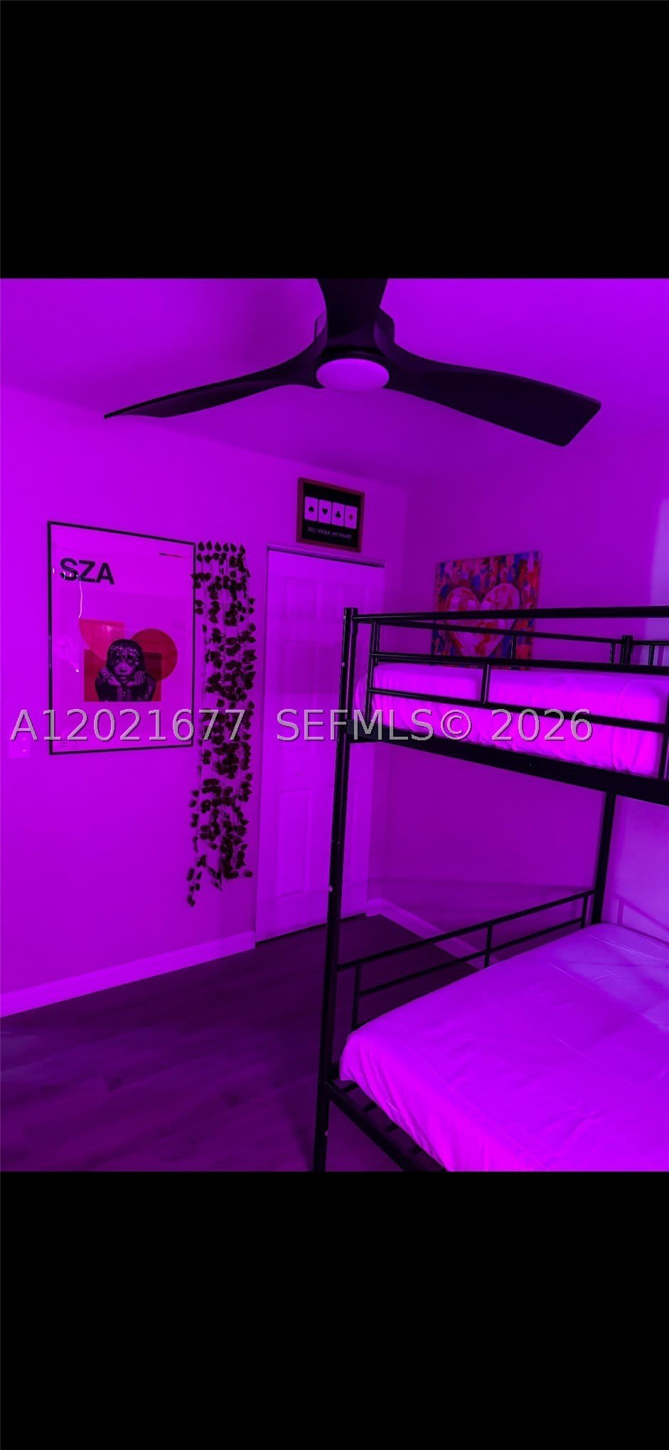 370 Hand Ave – photo 5