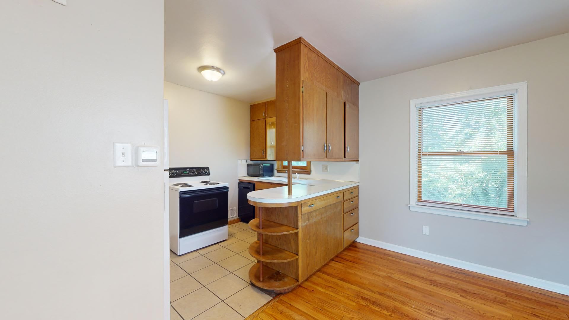 Walk To Isu 2Bd Plus Bonus Room – photo 3