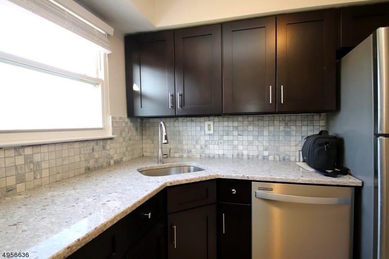 515 Andria Ave – photo 5