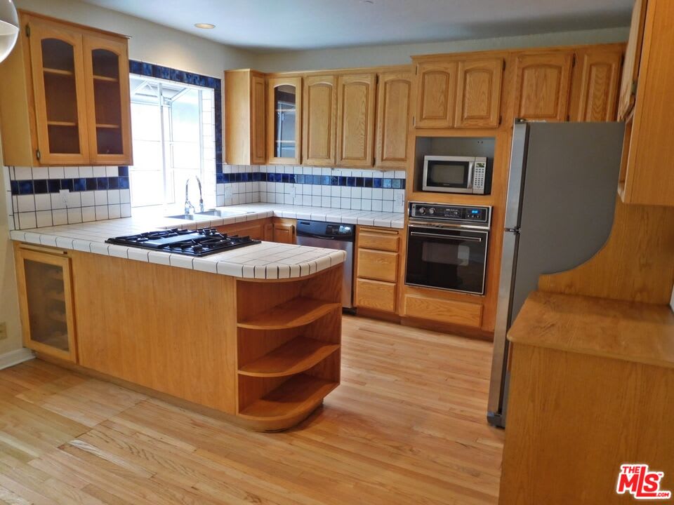 1621 Silverwood Terrace – photo 5