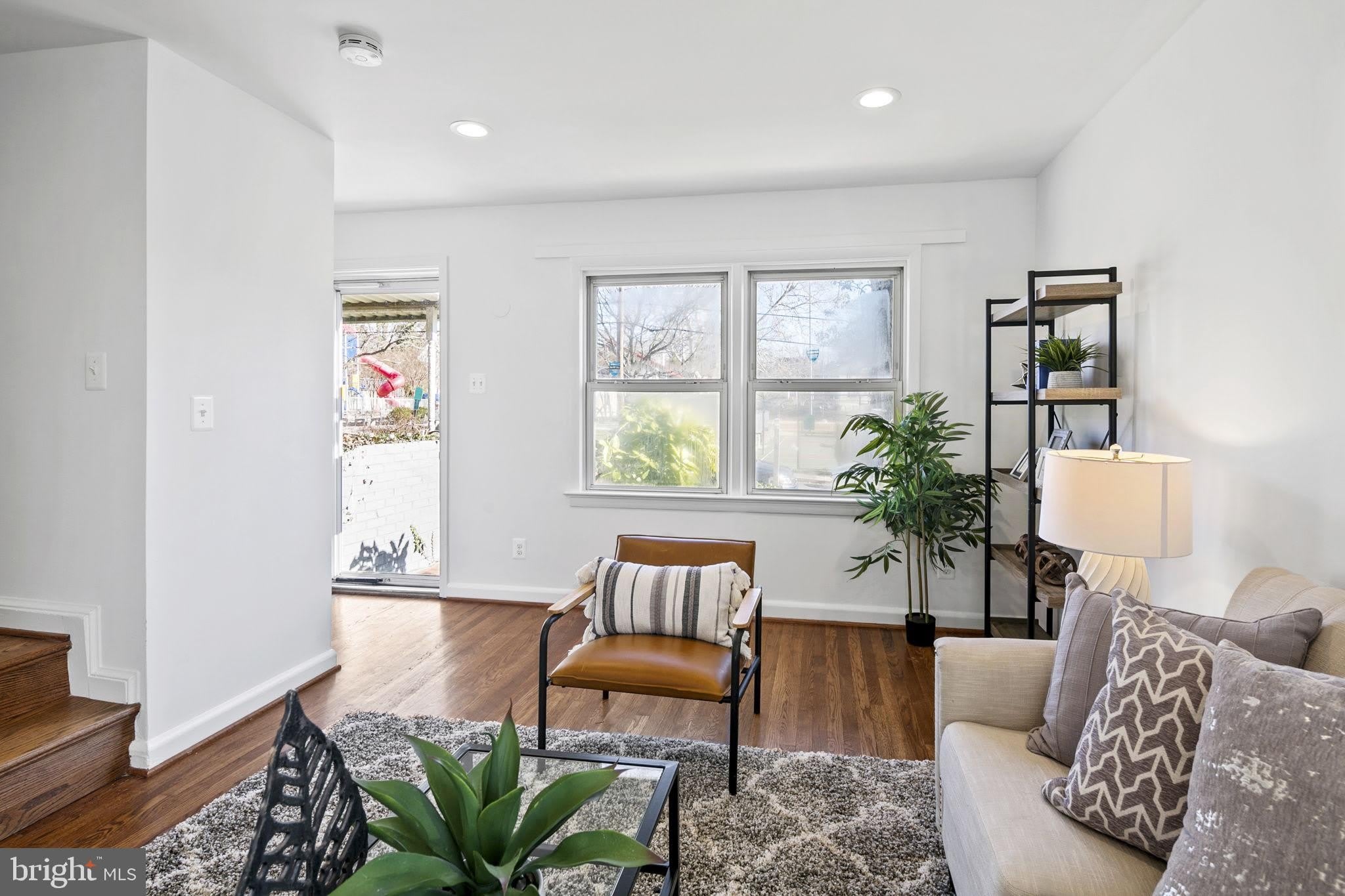 1936 N DINWIDDIE Street – photo 2