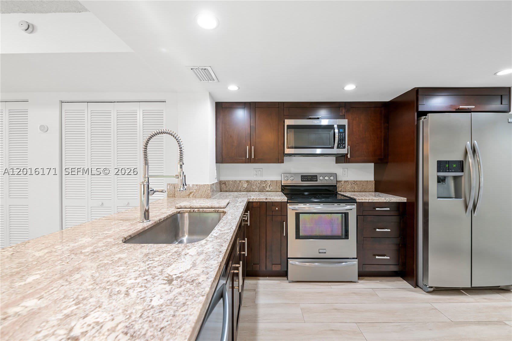 5201 Orduna Dr – photo 3