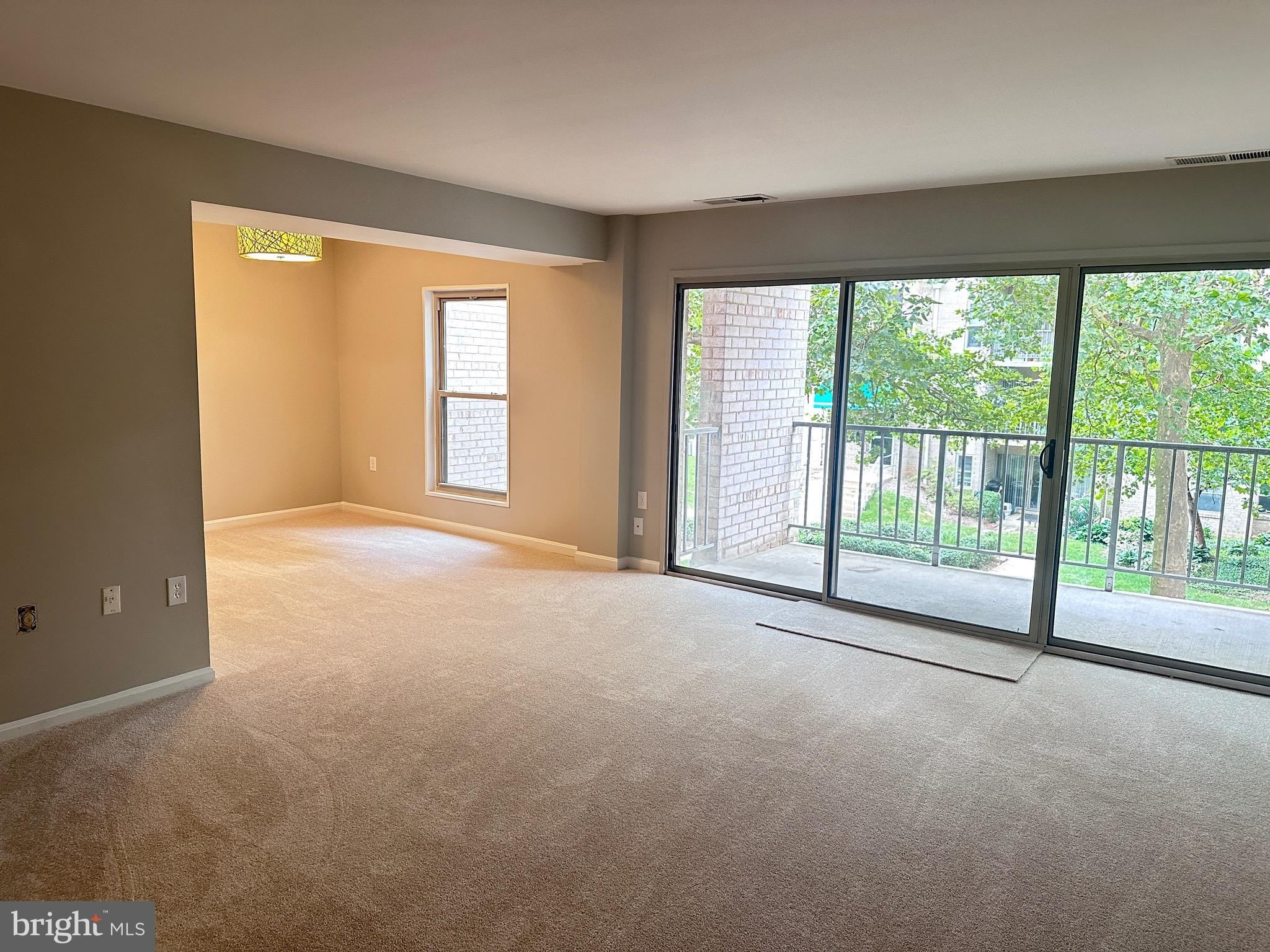 19 CANTERBURY Square – photo 4