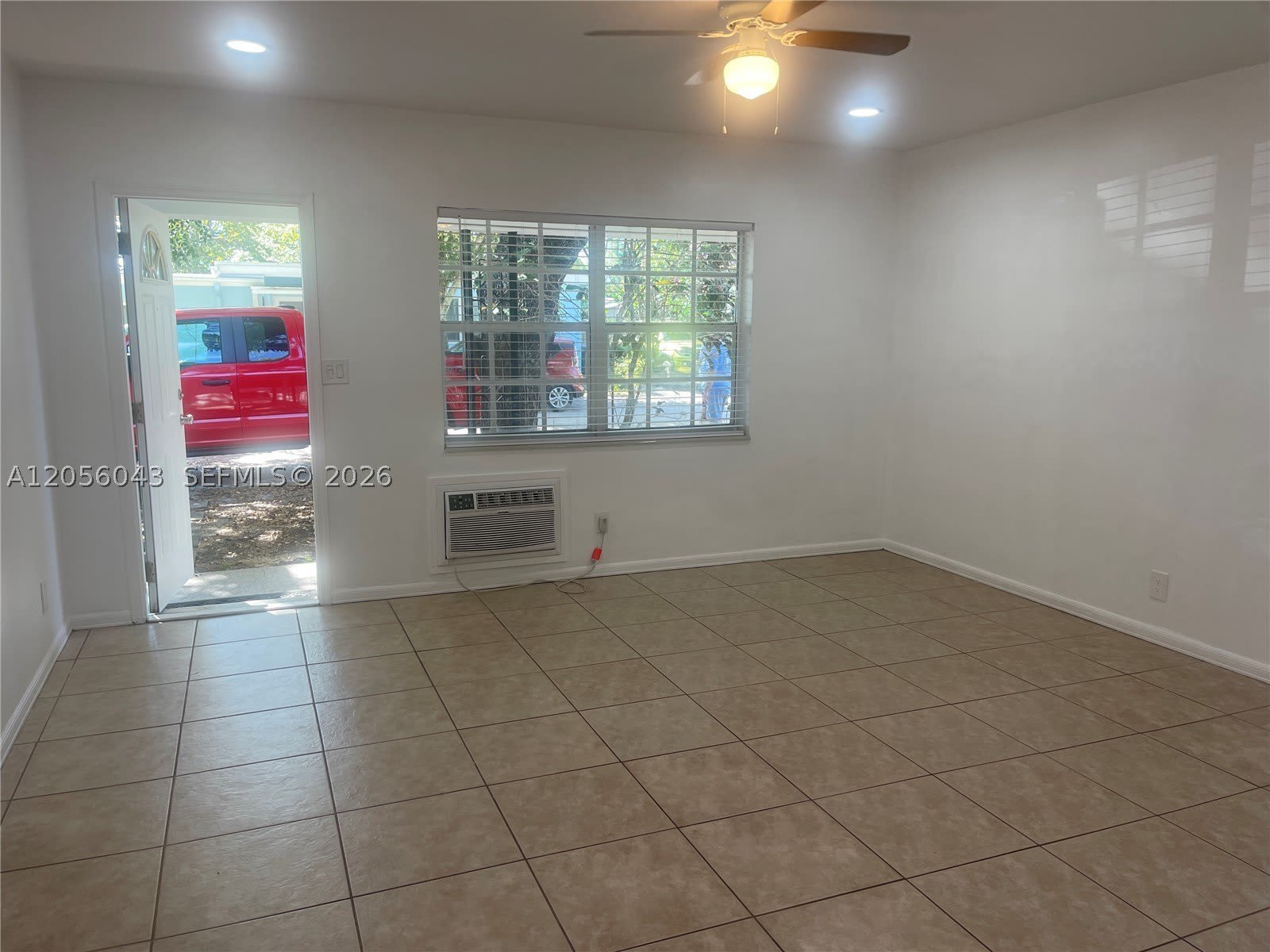 1717 Ne 12Th St – photo 3