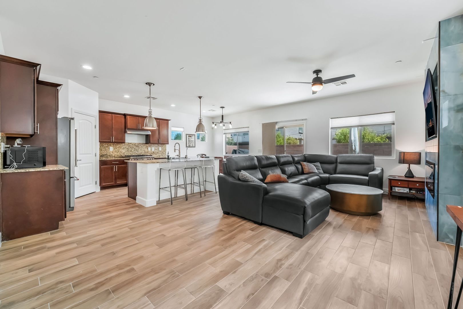 Effortless Living in the Heart of Henderson! – photo 3