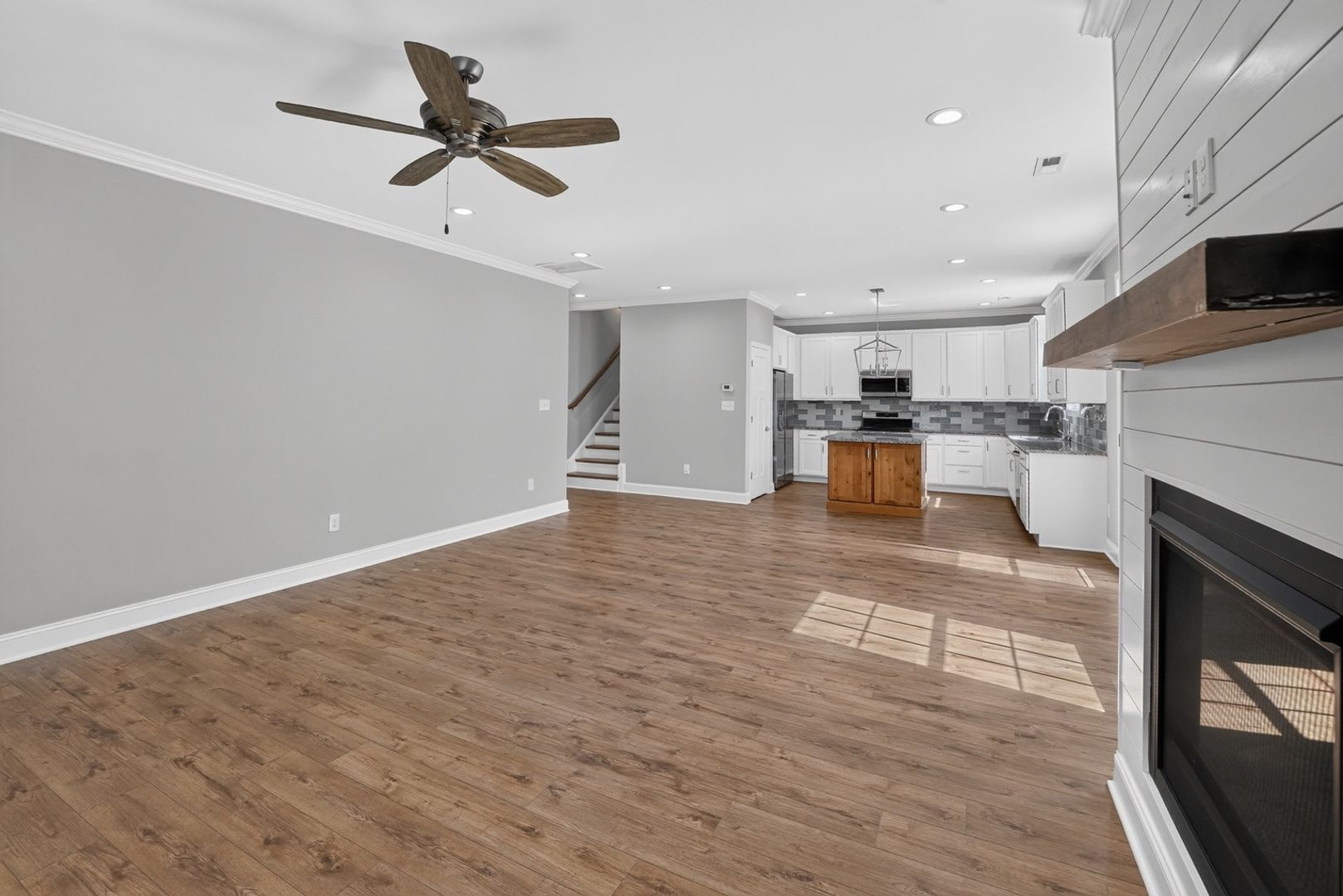 Charming 4BR House in Knoxville – photo 5